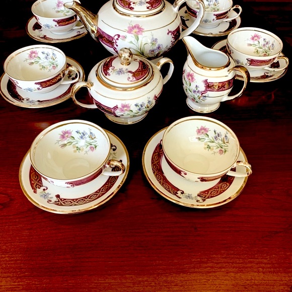 Vintage Gold Plated Fine Porcelain Tea / coffee cups saucers & serving set 17 Pc - Picture 12 of 16